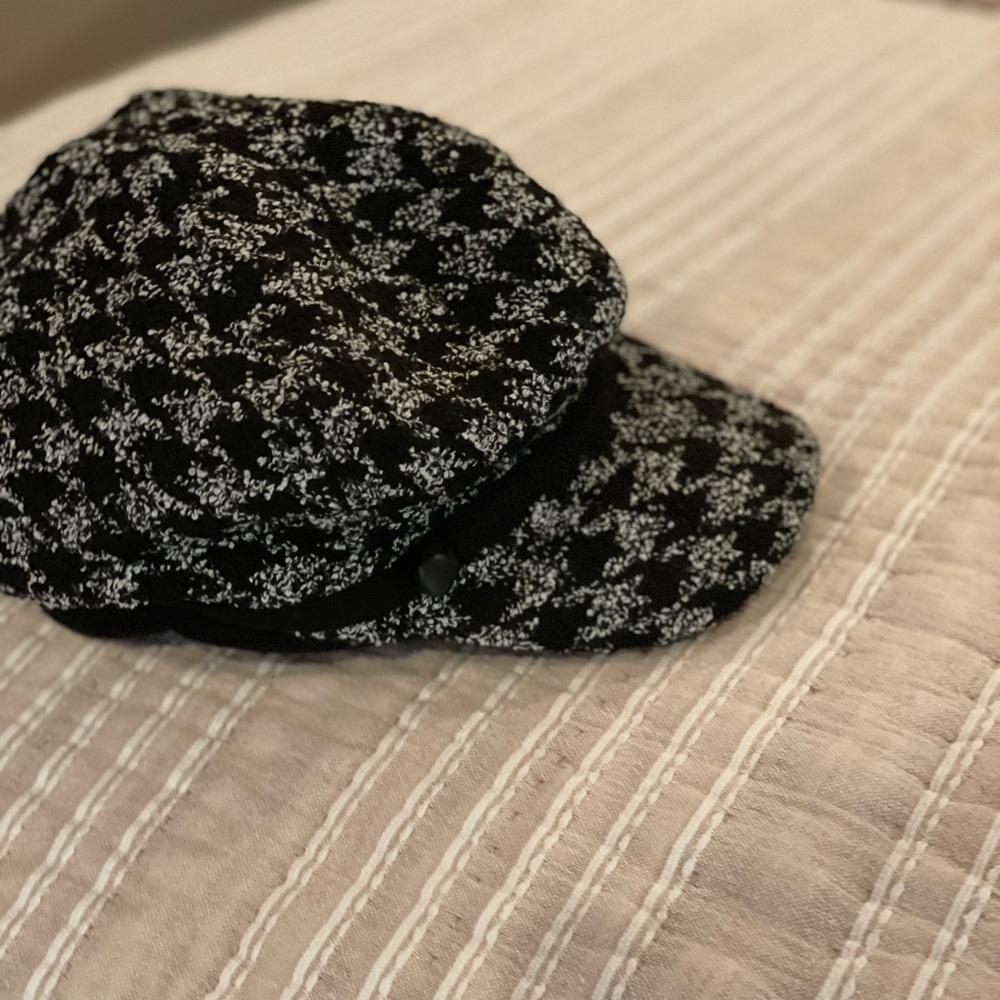 Nine West conductor hat